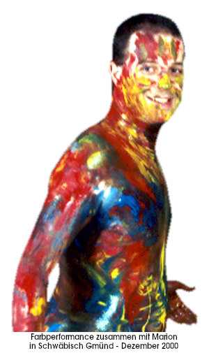 Bodypainting - bemalter nackter Mann - Körperbemalung - Farbperformance zusammen mit Marion in Schwäbisch Gmünd - Dezember 2000